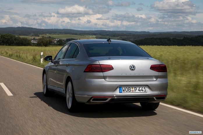 2020 Volkswagen Passat Highline - фотография 20 из 33