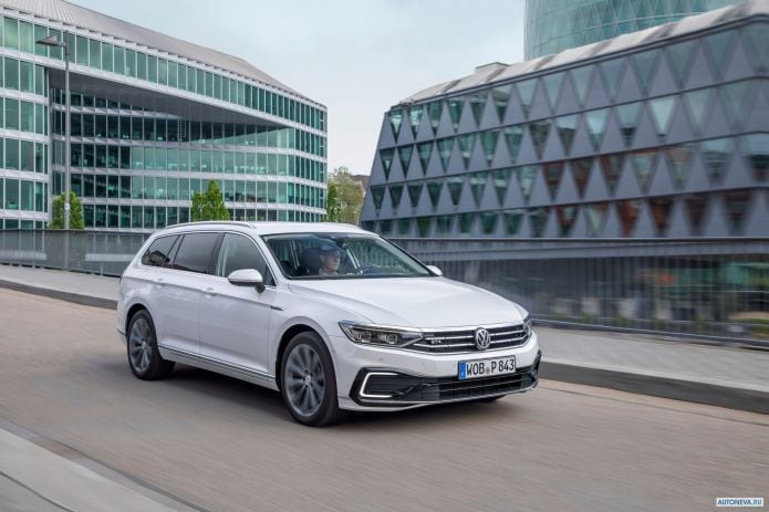 2020 Volkswagen Passat Variant GTE - фотография 10 из 22 2020 Volkswagen Passat Variant GTE - фотография 10 из 22