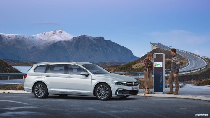 2020 Volkswagen Passat Variant GTE - фотография 12 из 22 2020 Volkswagen Passat Variant GTE - фотография 12 из 22