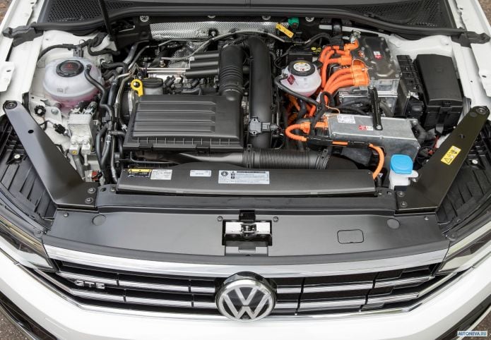 2020 Volkswagen Passat Variant GTE - фотография 22 из 22