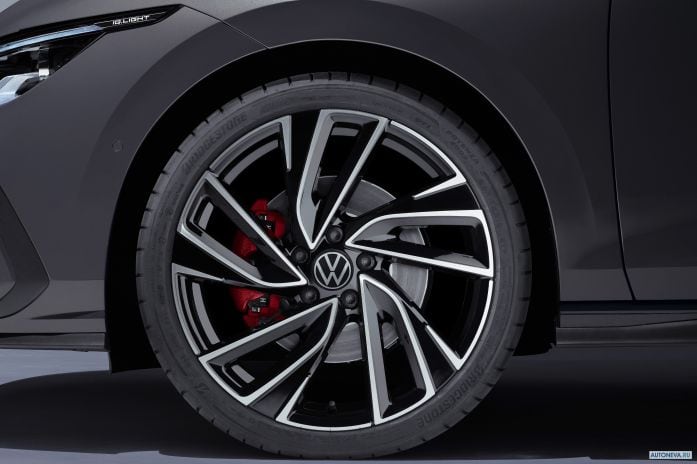 2021 Volkswagen Golf GTD - фотография 10 из 13 2021 Volkswagen Golf GTD - фотография 10 из 13