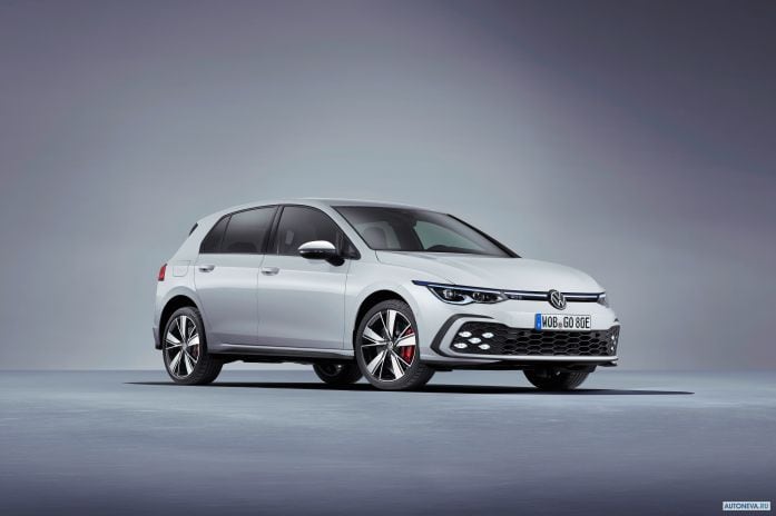 2021 Volkswagen Golf GTE - фотография 2 из 13