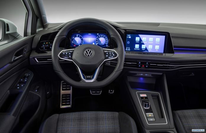 2021 Volkswagen Golf GTE - фотография 7 из 13