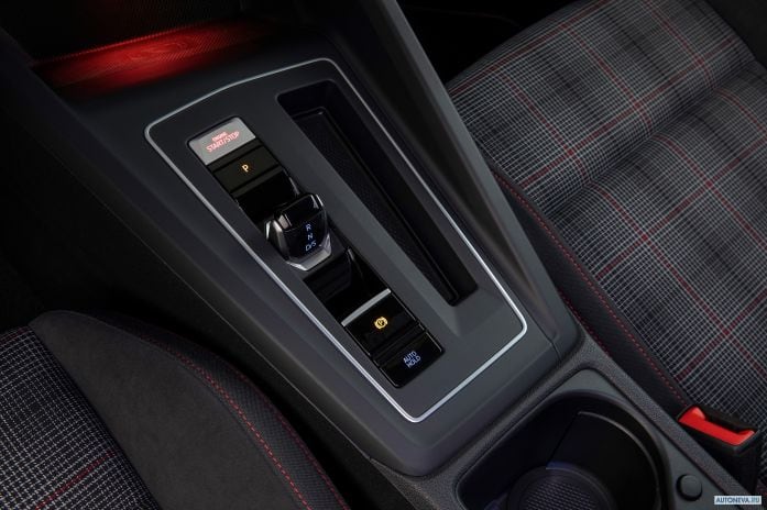 2021 Volkswagen Golf GTI - фотография 9 из 16 2021 Volkswagen Golf GTI - фотография 9 из 16