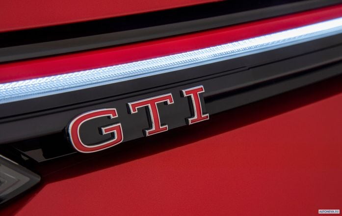 2021 Volkswagen Golf GTI - фотография 15 из 16