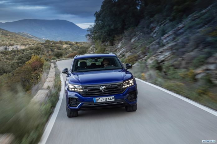 2021 Volkswagen Touareg R - фотография 3 из 40 2021 Volkswagen Touareg R - фотография 3 из 40
