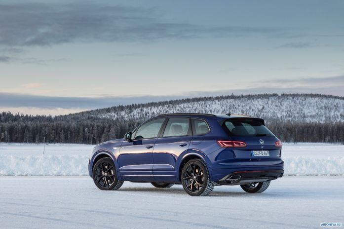 2021 Volkswagen Touareg R - фотография 17 из 40