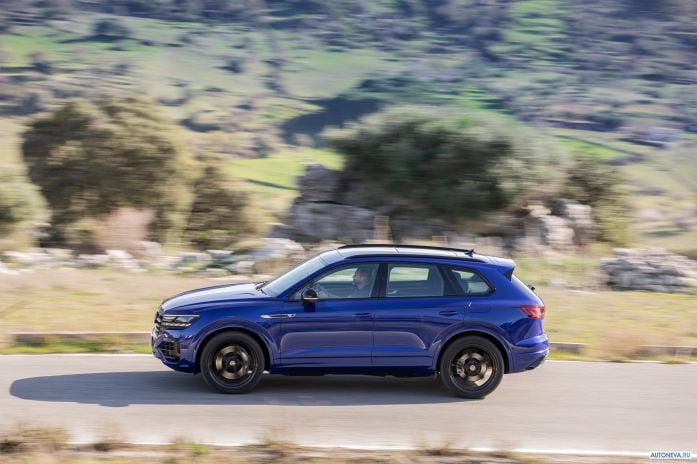 2021 Volkswagen Touareg R - фотография 18 из 40 2021 Volkswagen Touareg R - фотография 18 из 40