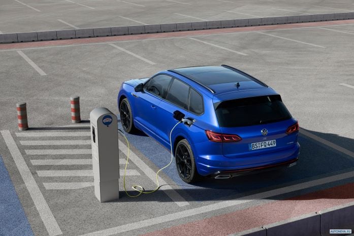 2021 Volkswagen Touareg R - фотография 22 из 40 2021 Volkswagen Touareg R - фотография 22 из 40