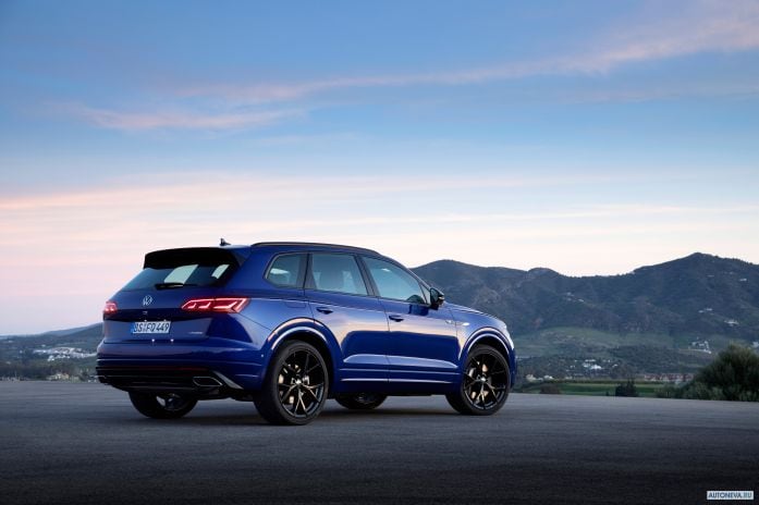 2021 Volkswagen Touareg R - фотография 23 из 40 2021 Volkswagen Touareg R - фотография 23 из 40