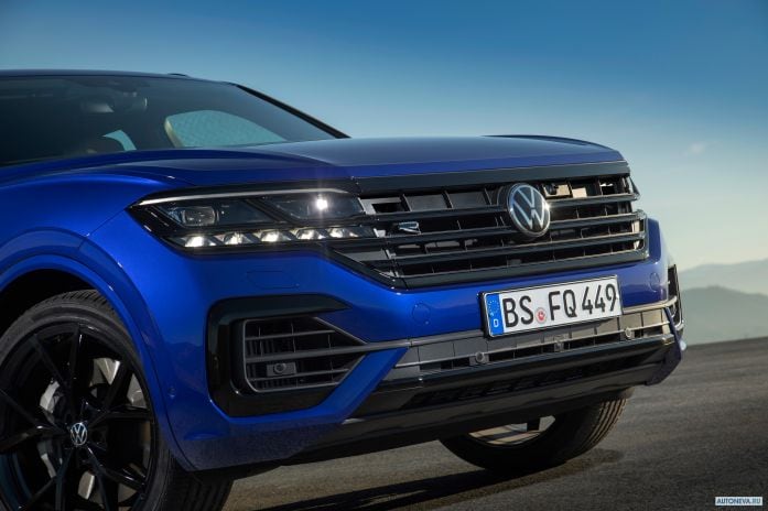 2021 Volkswagen Touareg R - фотография 37 из 40