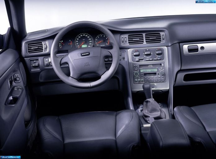 2001 Volvo C70 Convertible - фотография 6 из 41