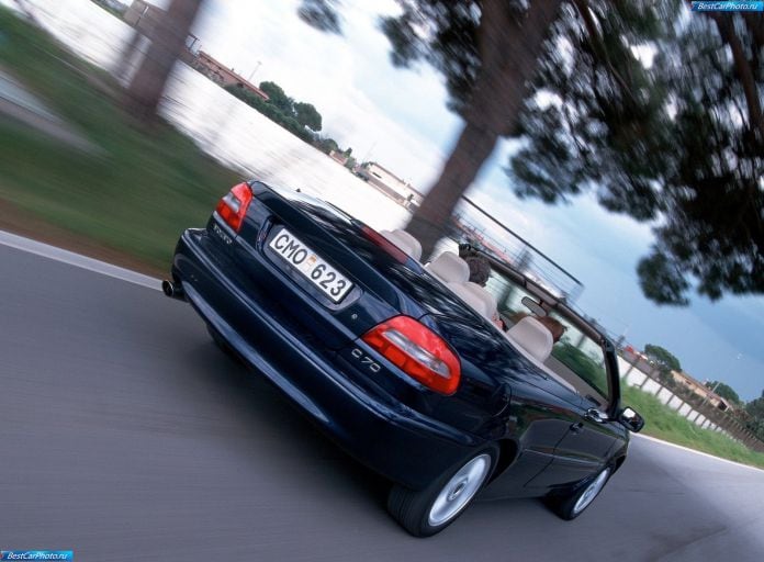 2001 Volvo C70 Convertible - фотография 25 из 41