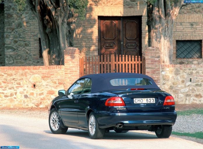 2001 Volvo C70 Convertible - фотография 26 из 41