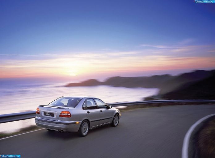 2001 Volvo S40 - фотография 3 из 58