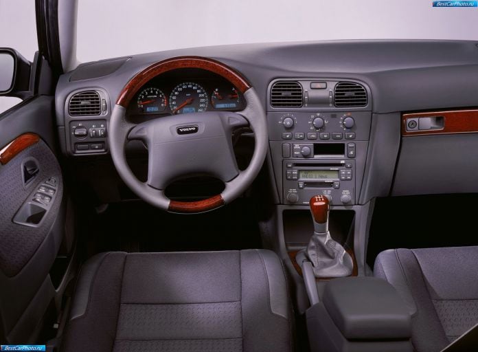 2001 Volvo S40 - фотография 6 из 58
