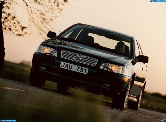 2001 Volvo S40 - фотография 10 из 58