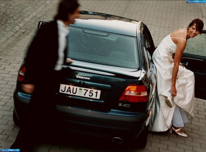 2001 Volvo S40 - фотография 25 из 58