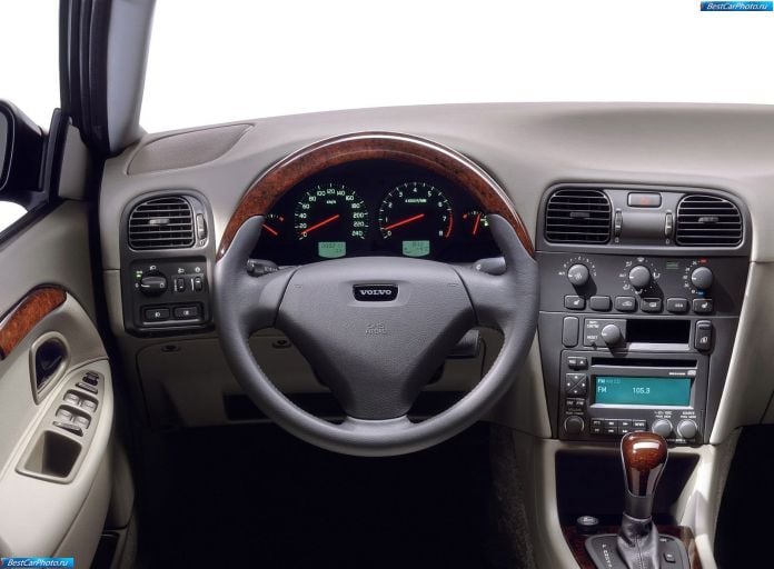 2001 Volvo S40 - фотография 38 из 58