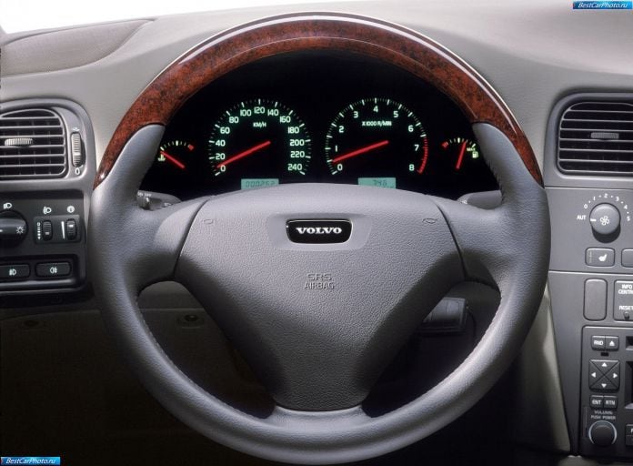 2001 Volvo S40 - фотография 40 из 58