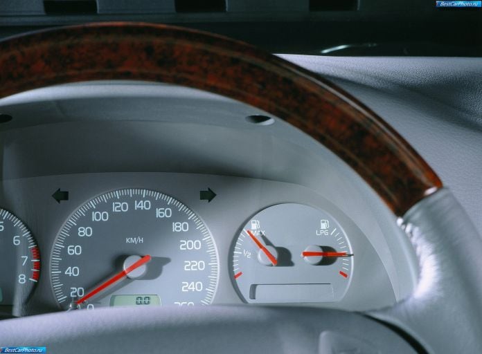 2001 Volvo S40 - фотография 44 из 58