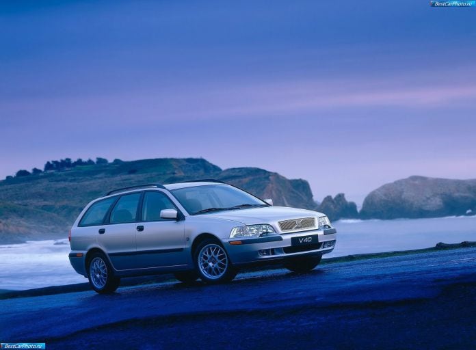 2001 Volvo V40 - фотография 2 из 37