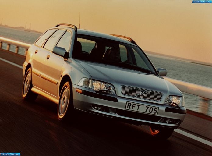 2001 Volvo V40 - фотография 4 из 37