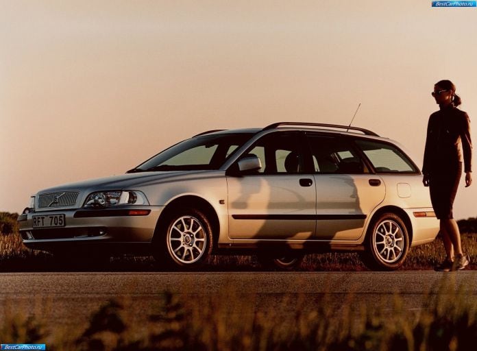 2001 Volvo V40 - фотография 5 из 37