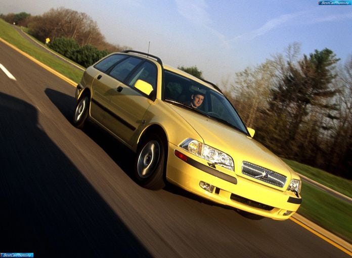 2001 Volvo V40 - фотография 8 из 37