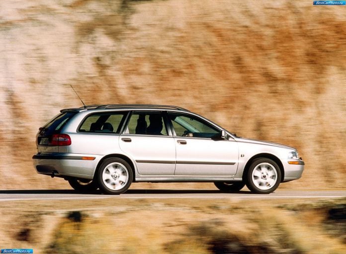 2001 Volvo V40 - фотография 15 из 37