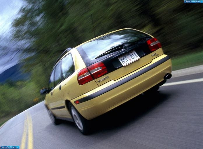 2001 Volvo V40 - фотография 18 из 37