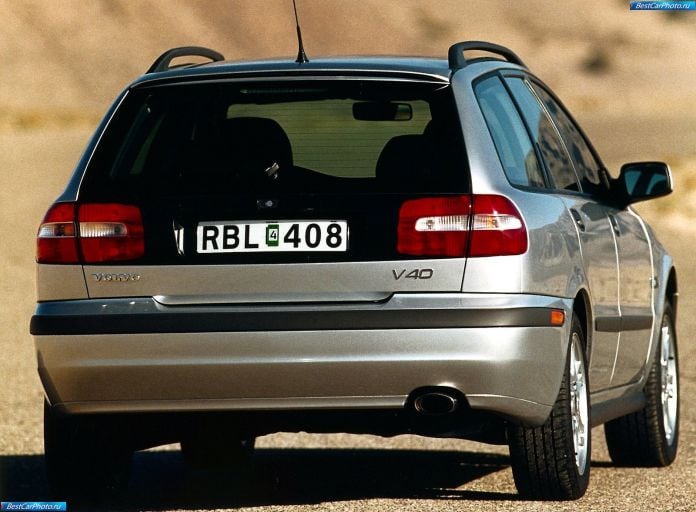 2001 Volvo V40 - фотография 19 из 37