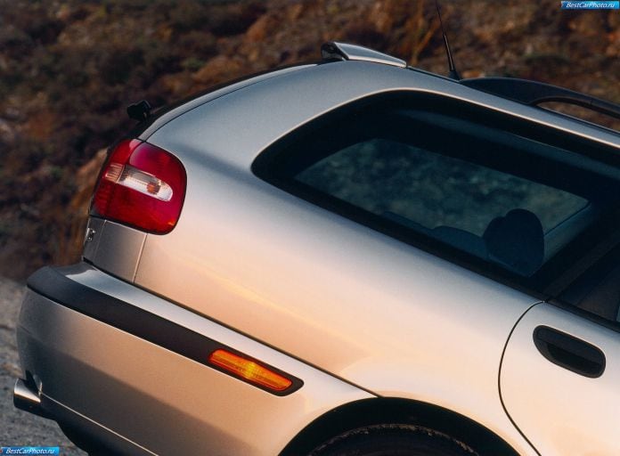 2001 Volvo V40 - фотография 33 из 37