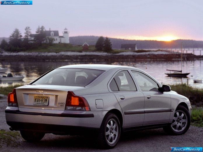 2002 Volvo S60 - фотография 1 из 3
