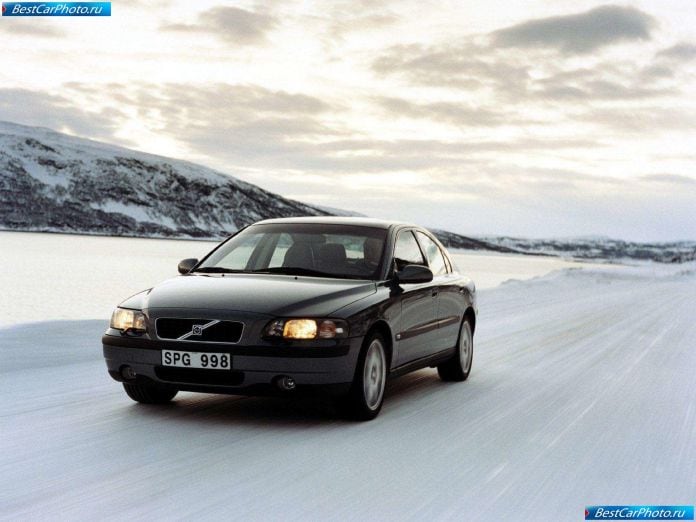 2002 Volvo S60 Awd - фотография 1 из 20