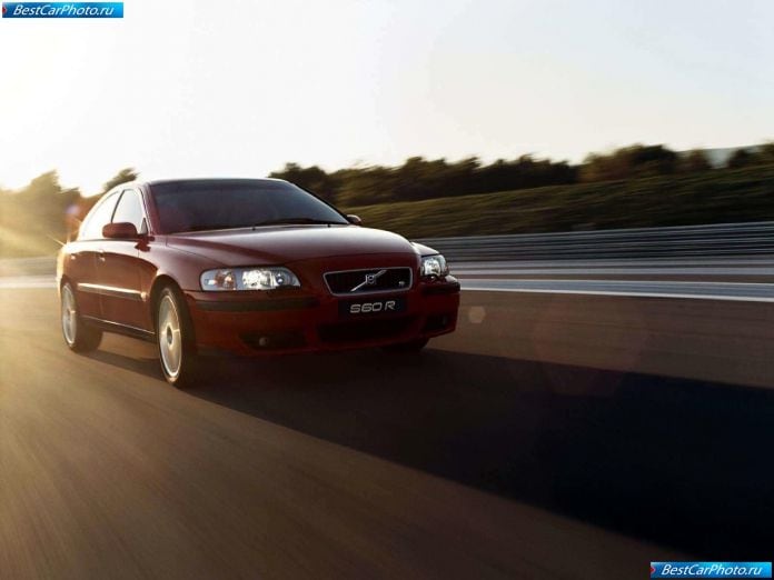 2003 Volvo S60 R - фотография 1 из 35