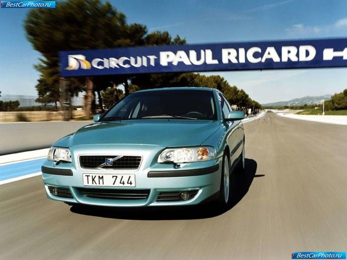 2003 Volvo S60 R - фотография 16 из 35