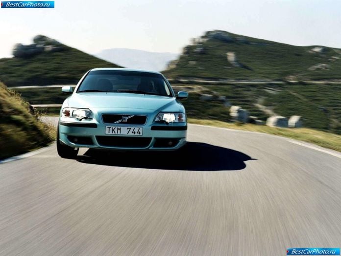 2003 Volvo S60 R - фотография 20 из 35