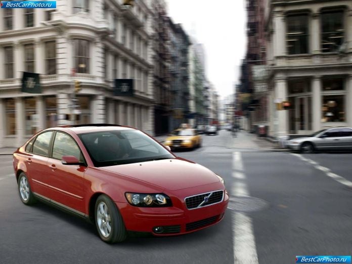2004 Volvo S40 - фотография 3 из 39