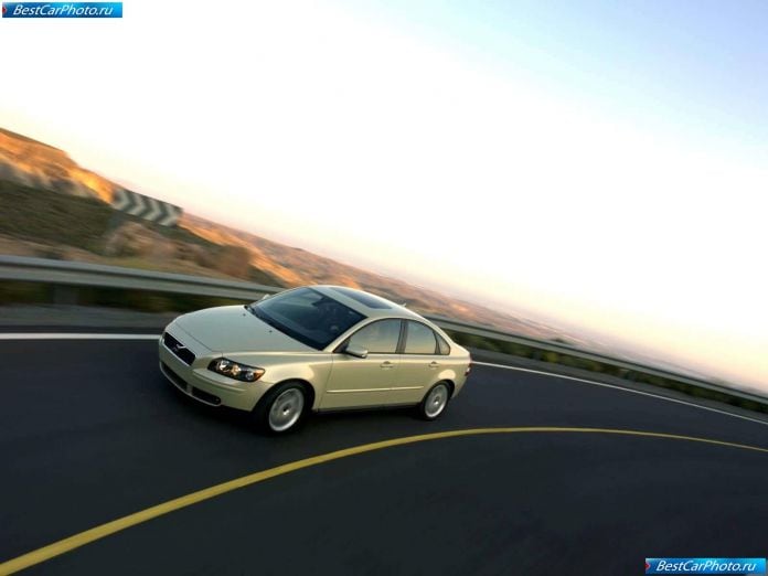 2004 Volvo S40 - фотография 4 из 39
