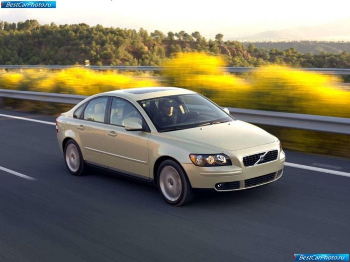 2004 Volvo S40 - фотография 9 из 39