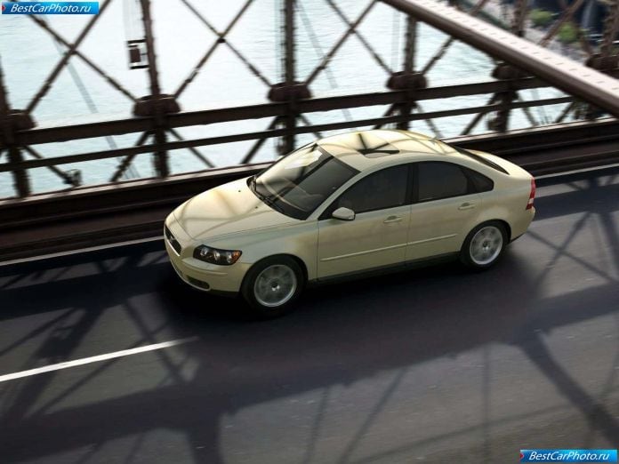 2004 Volvo S40 - фотография 13 из 39