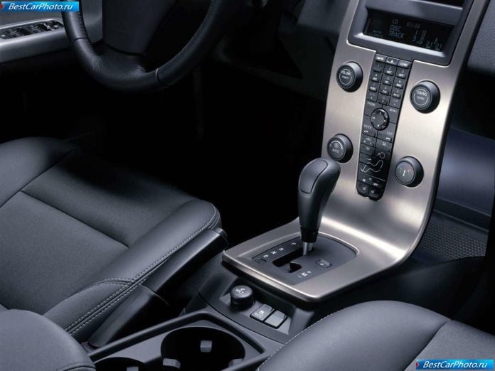 2004 Volvo S40 - фотография 20 из 39