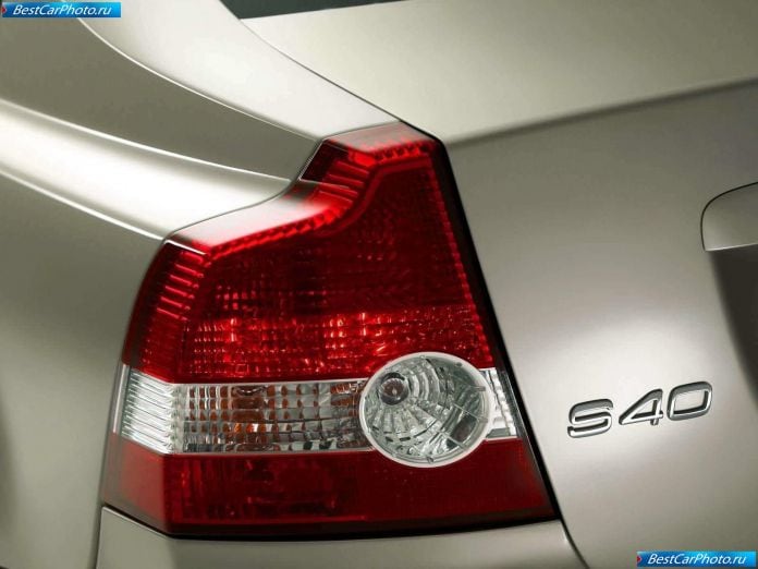 2004 Volvo S40 - фотография 27 из 39
