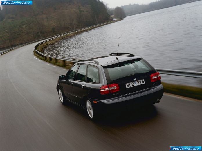 2004 Volvo V40 - фотография 5 из 8