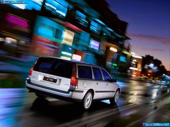2004 Volvo V70 - фотография 3 из 7