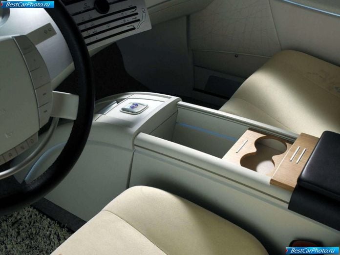 2004 Volvo Ycc Concept - фотография 22 из 39