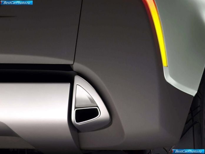 2004 Volvo Ycc Concept - фотография 32 из 39