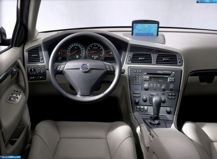 2005 Volvo S60 - фотография 38 из 71