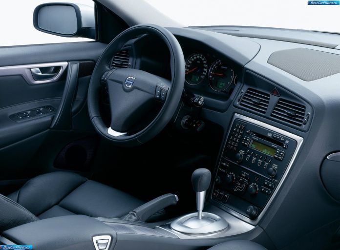2005 Volvo S60 - фотография 39 из 71